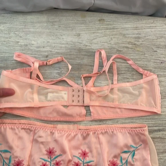 NWOT Bettie Page x playful promises satin bra and garter belt retro size 14 10 L - Picture 6 of 12